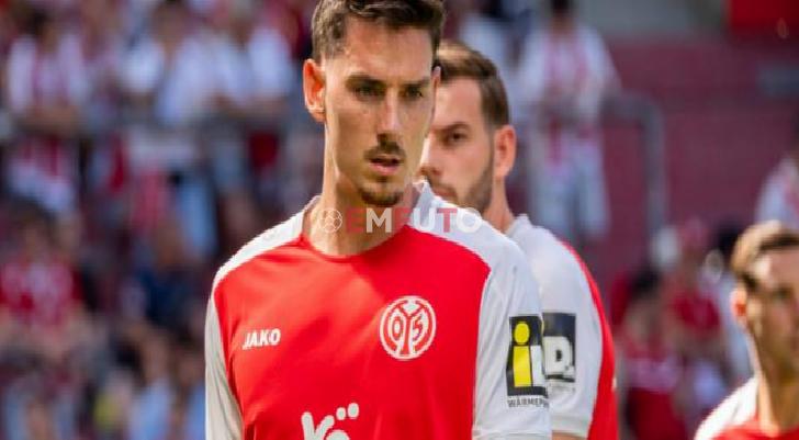 Beşiktaş’tan sağ beke bir destek daha! Sürpriz isim