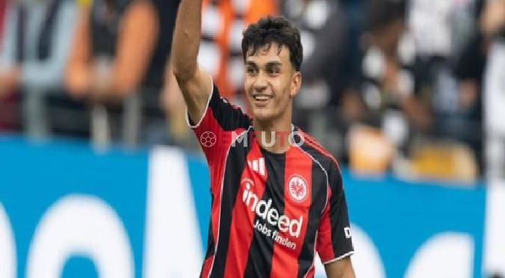 Can Uzun gösteri yaptı, Frankfurt farklı kazandı