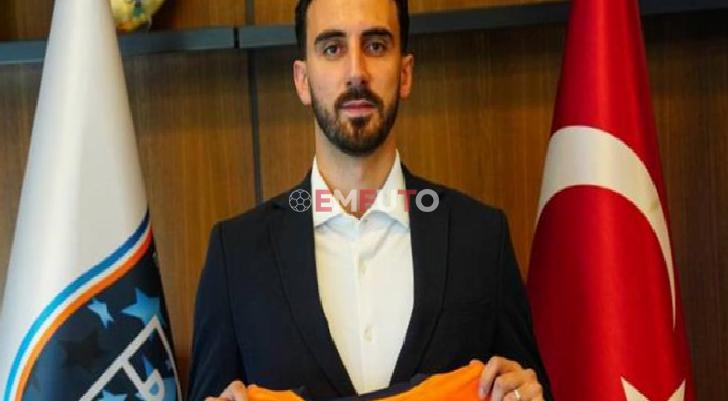Rams Başakşehir’de Muhammed Şengezer’in mukavelesi uzatıldı!