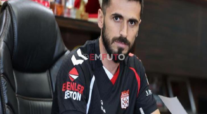 Valon Ethemi yeni grubuna imzayı attı