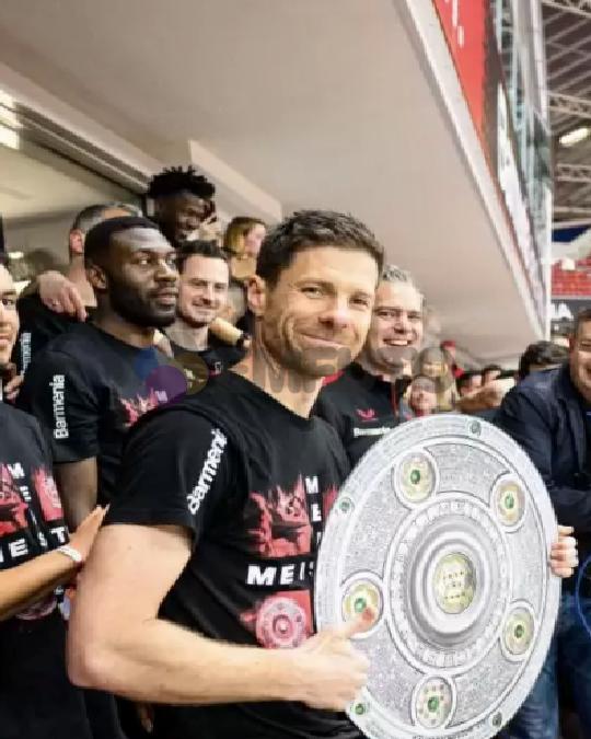 bayer-leverkusen-bundesligada-donemi-namaglup-sampiyon-tamamladi-0-VHbVJEsH Bayer Leverkusen, Bundesliga'da dönemi namağlup şampiyon tamamladı!