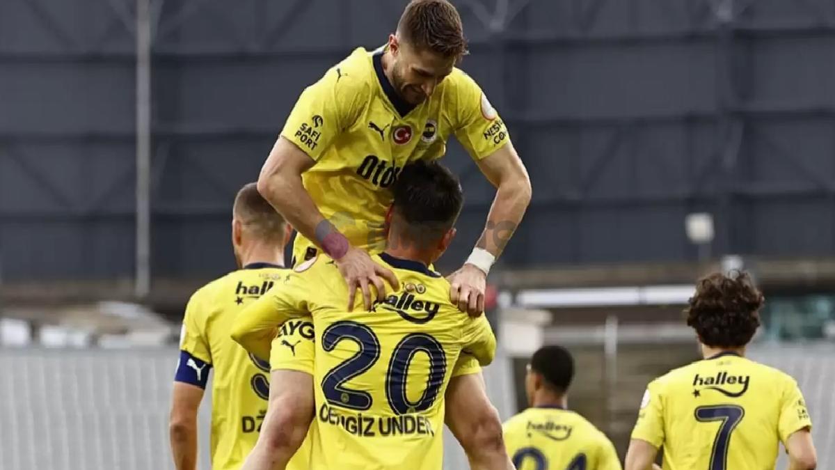 besiktasa-fenerbahceden-2-yildiz-lider-devrede-0-gquMSRdy Beşiktaş'a Fenerbahçe'den 2 yıldız! Lider devrede...