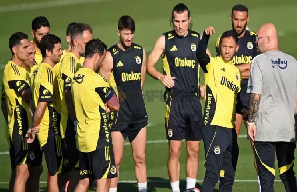 domenico-tedesco-ayaginin-tozuyla-isbasiyapti-zamanimiz-yok-0-pRPnCeBy Domenico Tedesco, ayağının tozuyla işbaşı yaptı: "Zamanımız yok!"