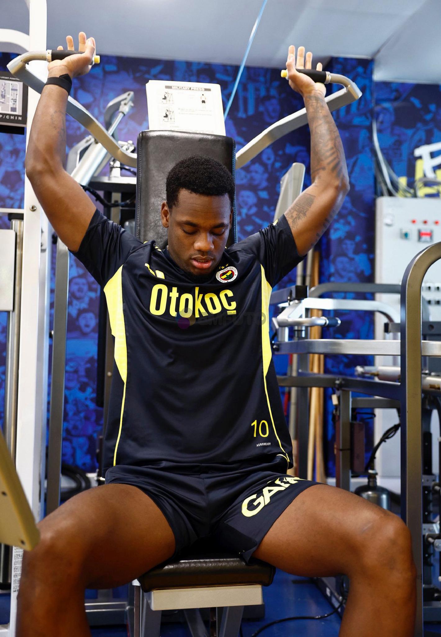 fenerbahcede-jhon-duran-gelismesi-0-kj8NpcL5 Fenerbahçe'de Jhon Duran gelişmesi!