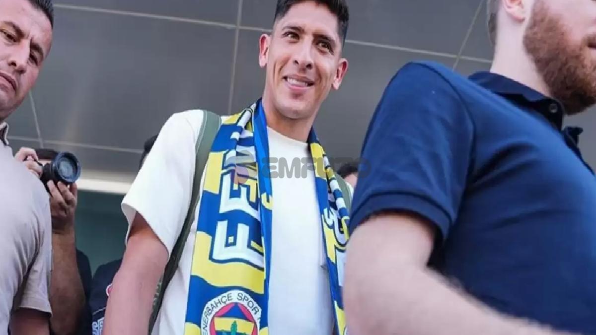 fenerbahcenin-yildizi-yilin-futbolcusu-mukafatina-aday-0-bJdV3Kth Fenerbahçe'nin yıldızı yılın futbolcusu mükafatına aday