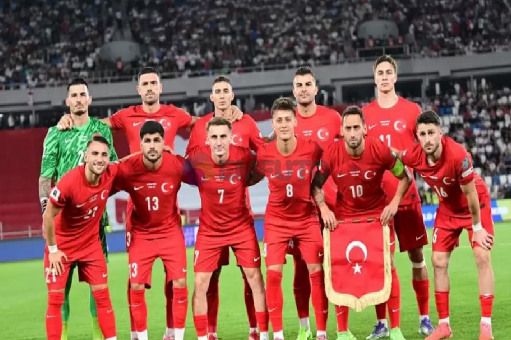 gurcistan-karsisinda-5-dakikada-kirmizi-kart-goren-baris-alpere-tavsiye-ya-arabistana-git-ya-hyt9DPOI Gürcistan karşısında 5 dakikada kırmızı kart gören Barış Alper'e tavsiye: "Ya Arabistan'a git ya da..."