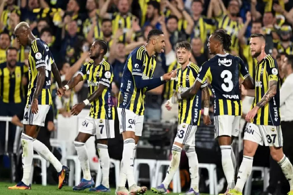 macin-akabinde-bu-turlu-seslendi-yaka-kamerasi-takmayi-ihtilal-sanan-federasyon-lideri-2-fm4HzV21 Maçın akabinde bu türlü seslendi: "Yaka kamerası takmayı ihtilal sanan federasyon lideri..."