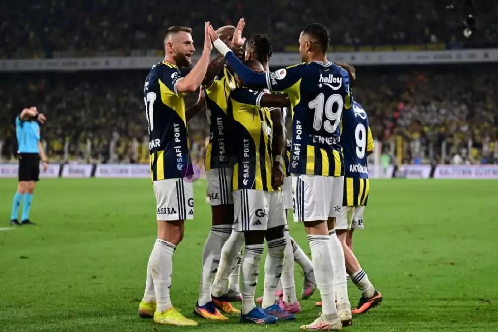 macin-akabinde-bu-turlu-seslendi-yaka-kamerasi-takmayi-ihtilal-sanan-federasyon-lideri-5-1CfwpG2T Maçın akabinde bu türlü seslendi: "Yaka kamerası takmayı ihtilal sanan federasyon lideri..."