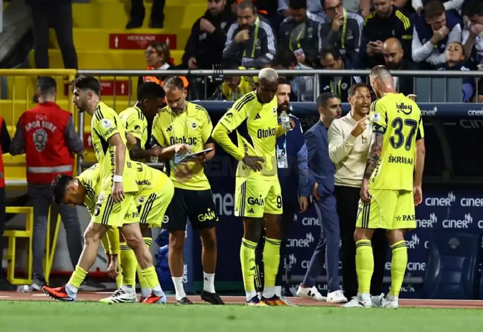 nihat-kahveci-fenerbahceli-taraftarlar-farkinda-misiniz-2-m4XVqKsW Nihat Kahveci: "Fenerbahçeli taraftarlar farkında mısınız?"