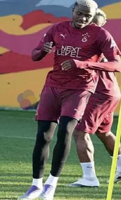 osimhenden-okan-buruka-ileti-liverpool-macinda-oynamak-isterim-0-eP8mca4Y Osimhen’den Okan Buruk’a ileti: “Liverpool maçında oynamak isterim!”