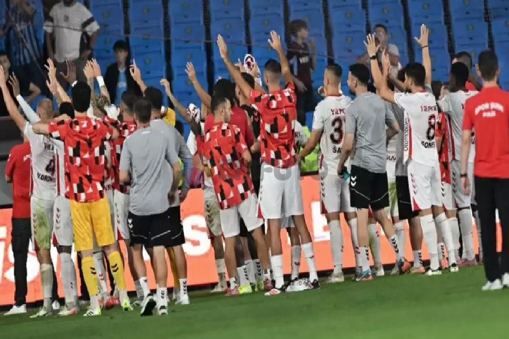pariltinin-bedeli-harika-ligin-transfer-dusu-ve-samsunsporun-sessiz-ihtilali-1-ceMX5fT4 Parıltının bedeli: Harika Lig’in transfer düşü ve Samsunspor’un sessiz ihtilali