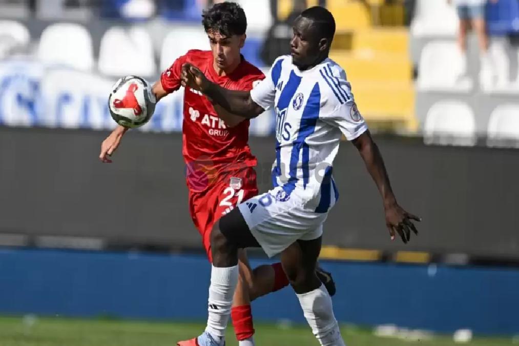 pendikspor-sariyerin-basinda-birinci-macina-cikan-yilmaz-vurali-uzdu-0-MUU9VGQZ Pendikspor, Sarıyer'in başında birinci maçına çıkan Yılmaz Vural'ı üzdü!