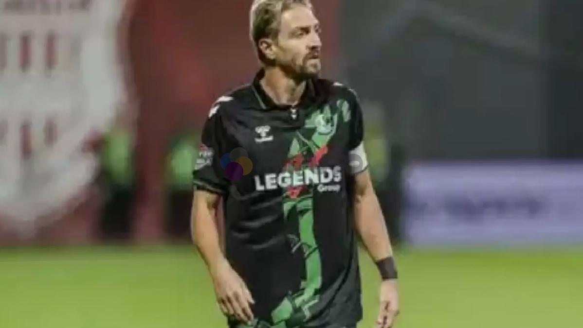 sakaryaspordan-ekip-arkadasina-tokat-atan-caner-erkin-icin-flas-karar-resmi-aciklama-geldi-0-sJfVE7kT Sakaryaspor'dan ekip arkadaşına tokat atan Caner Erkin için flaş karar! Resmi açıklama geldi