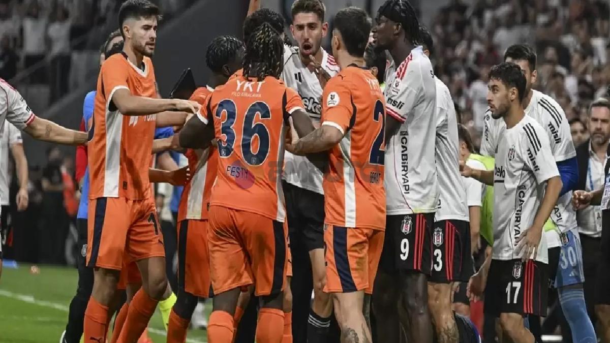 var-mudahalesiyle-orkun-kokcuye-cikan-kirmizi-kart-gercek-mu-trio-yorumladi-0-l9sCVU6c VAR müdahalesiyle Orkun Kökçü'ye çıkan kırmızı kart gerçek mu? Trio yorumladı